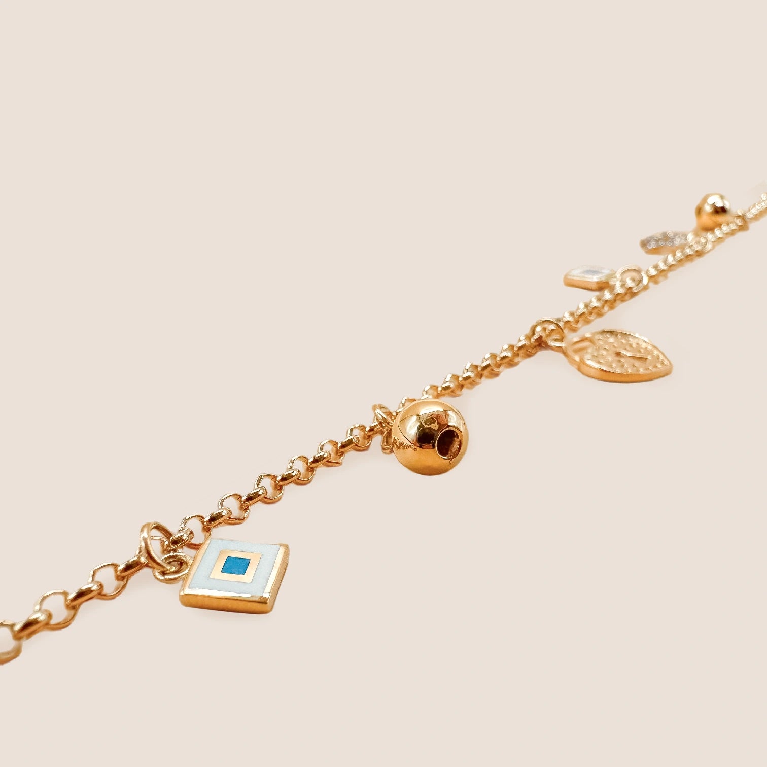 Anadolu Juweliere 14 Karat Goldarmband mit buntem Schloss-Anhänger