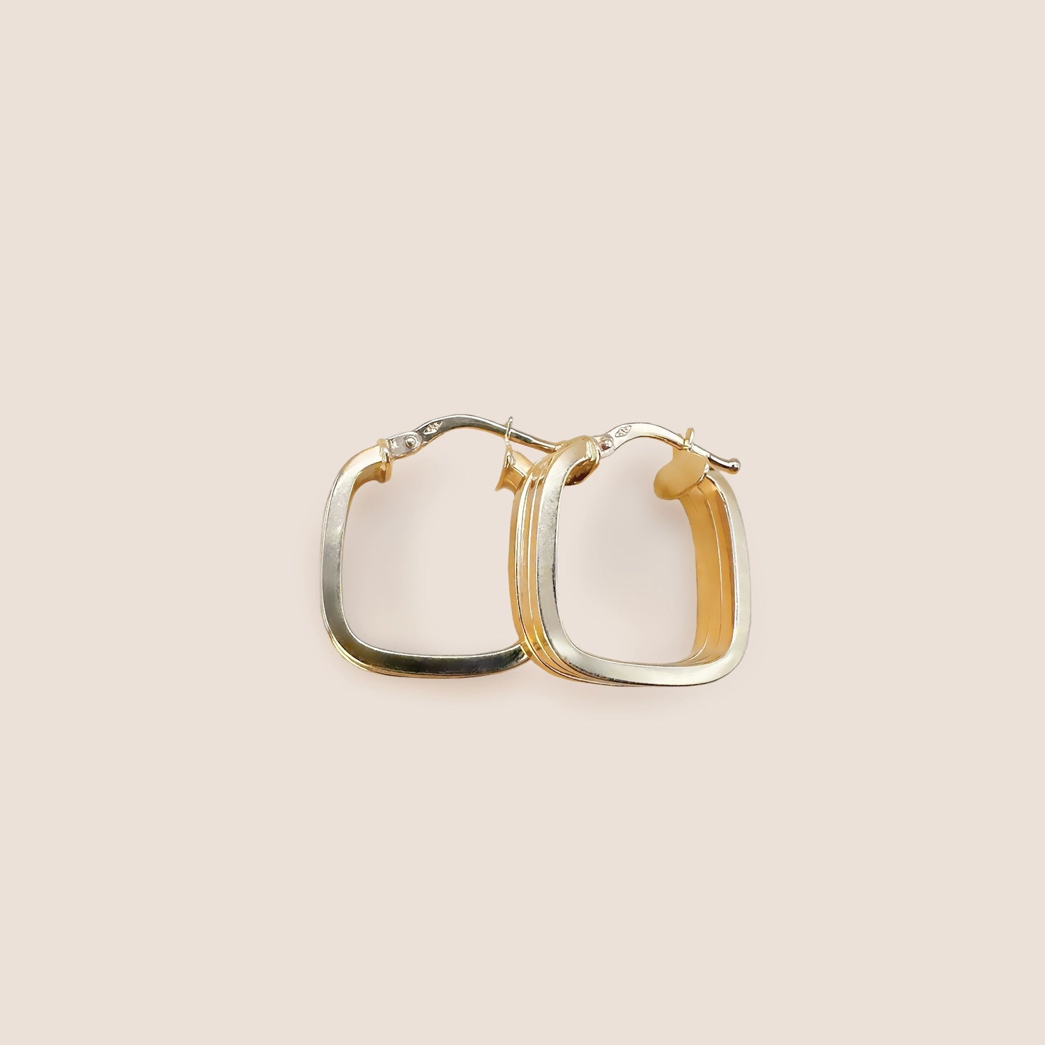 Quadratischer Celeron Gold-Ohrring aus 14 Karat Gelbgold mit Klappverschluss – Minimalistisch und klassisch in glänzendem Goldton