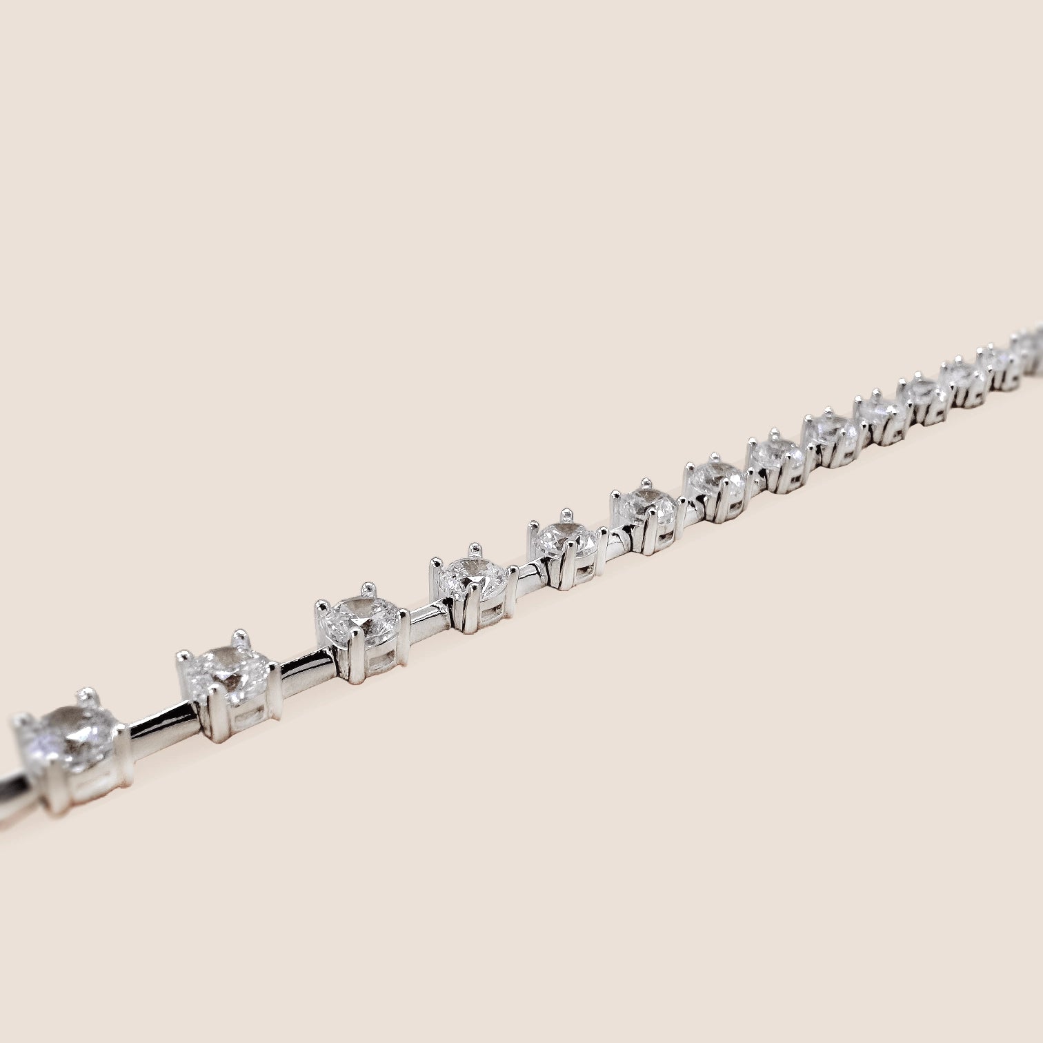 Anadolu Juweliere 14k Weißgold Tennis-Armband mit Zirkonia