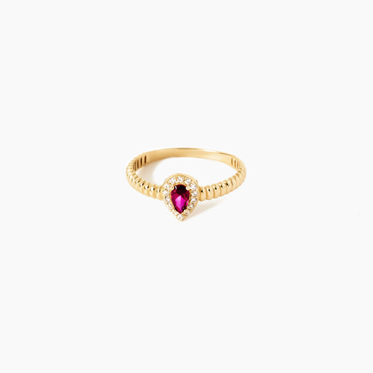 Amaranth 14K Goldring mit rotem birnenförmigen Zirkonia und Pavé-Lichthof auf seiltexturierter Schiene. Größen 52-58.