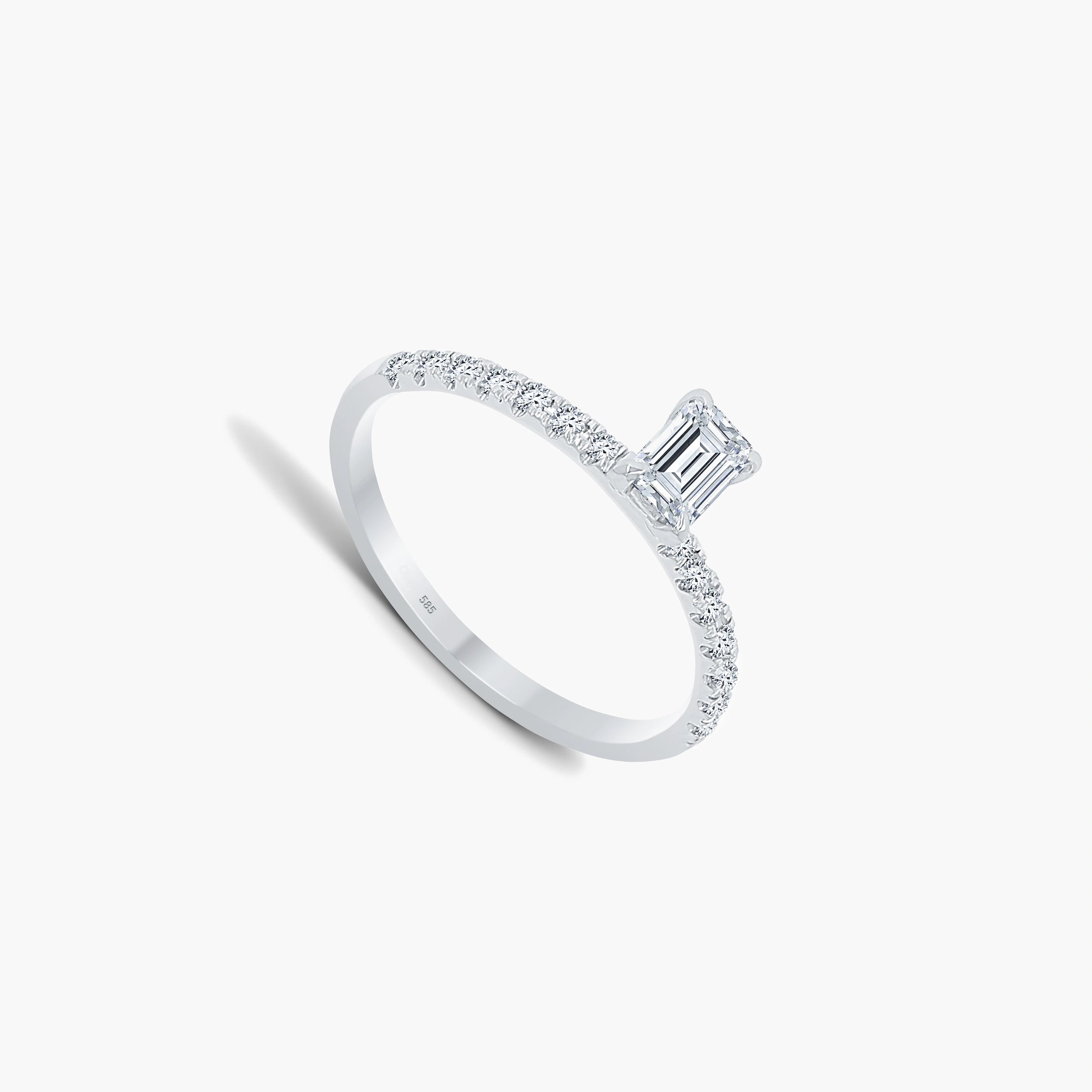 Émeraude Royale 14K Weißgoldring mit Smaragd-Diamant (0,39 ct) und Pavé-Diamantbesatz (0,12 ct) - zeitloses Verlobungsring-Design in Gelb-/Rosé-/Weißgold