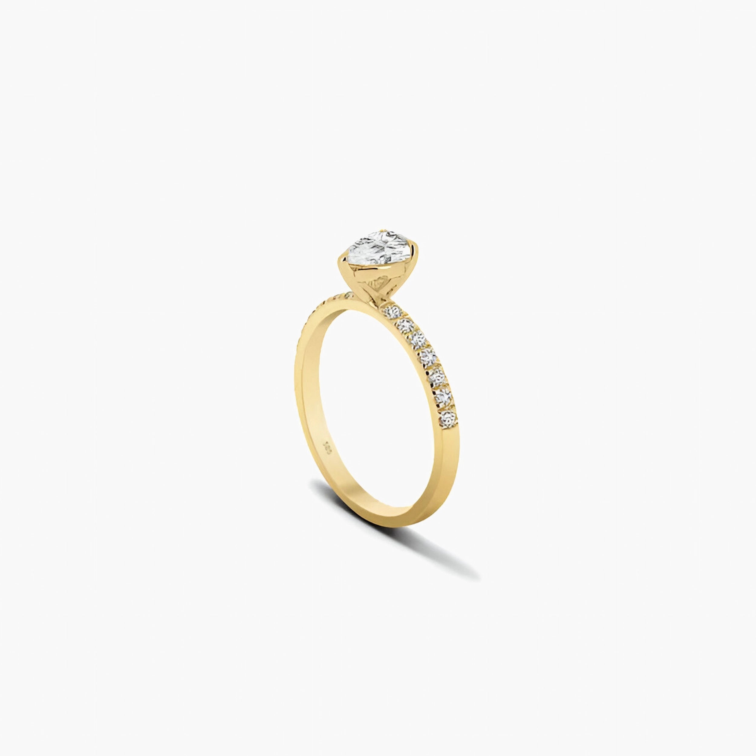 Nocturne 14K Gold Verlobungsring mit Tropfen-Diamant (0,25 ct) und Pavé-Diamanten (0,18 ct) in Gelb-/Weiß-/Roségold