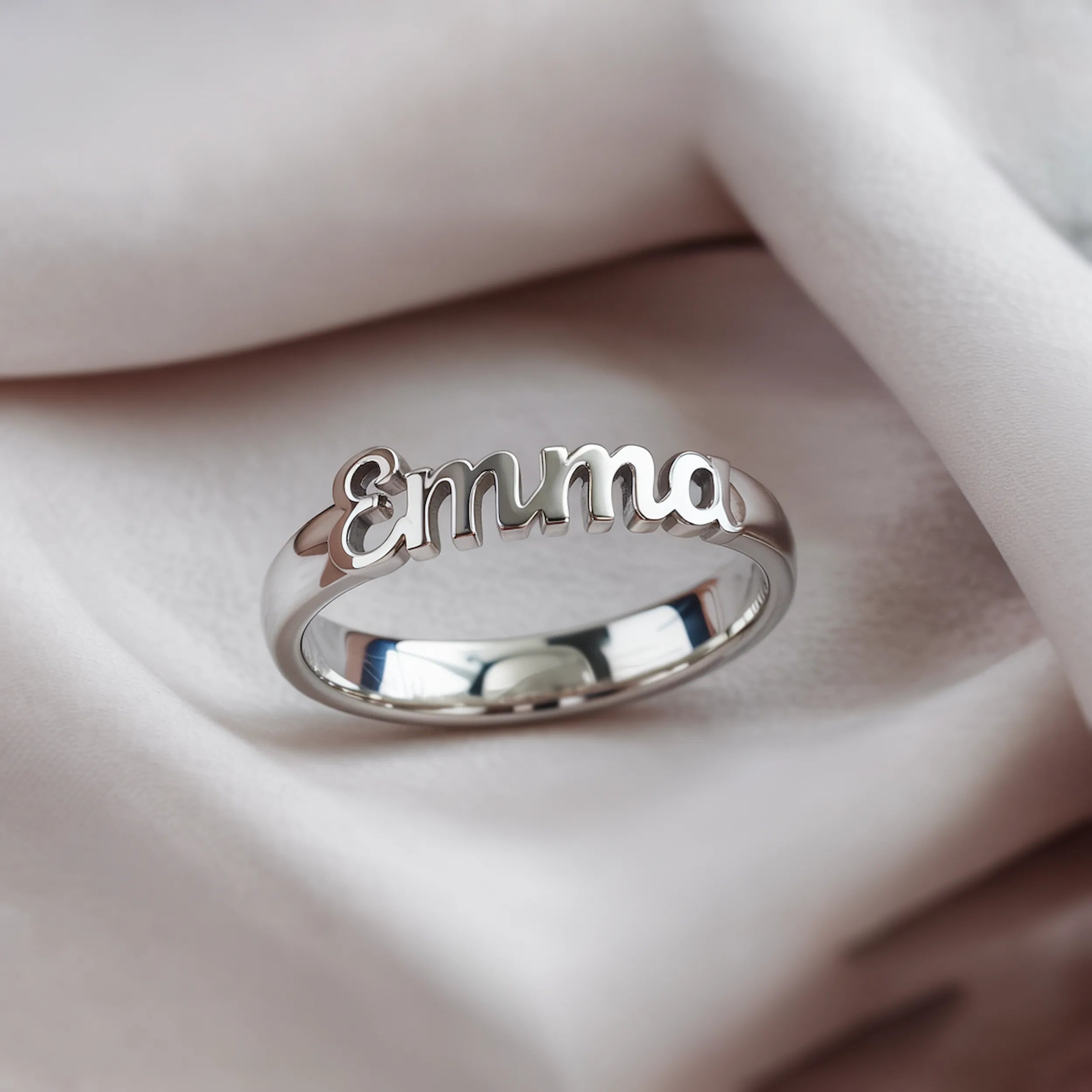 Selene's Schriftzug – Personalisierter Namensring